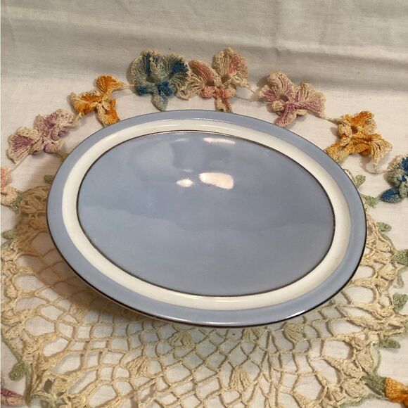 Elegant White Ceramic Footed Soap Bowl with Blue Accent Vintage Croscill Unused - Picture 3 of 10